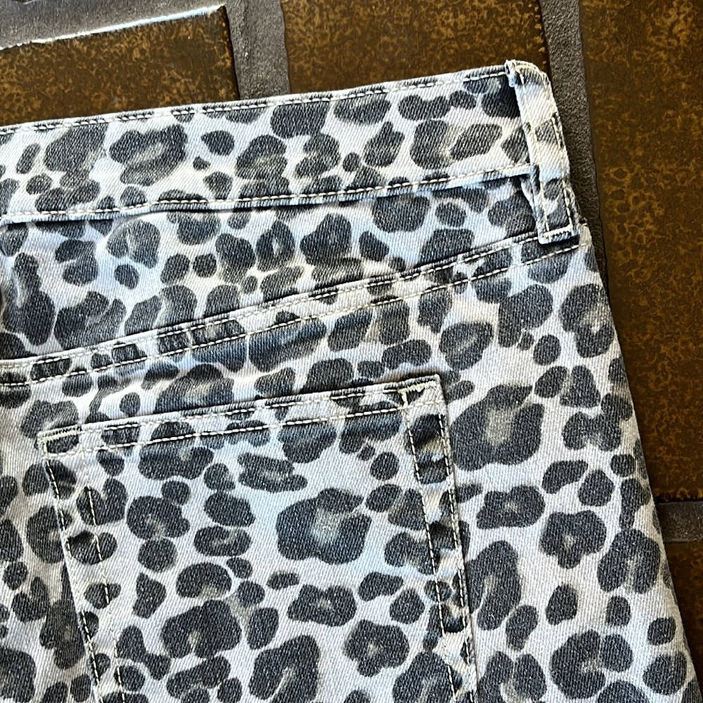 LOFT Gray Leopard Print High Rise Modern Skinny Jean - Picture 12 of 15